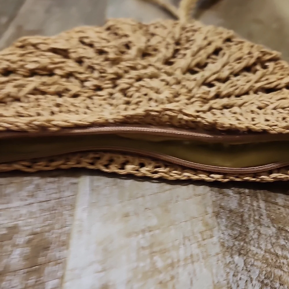Handmade Woven Tan Crossbody Bag - Picture 9 of 9